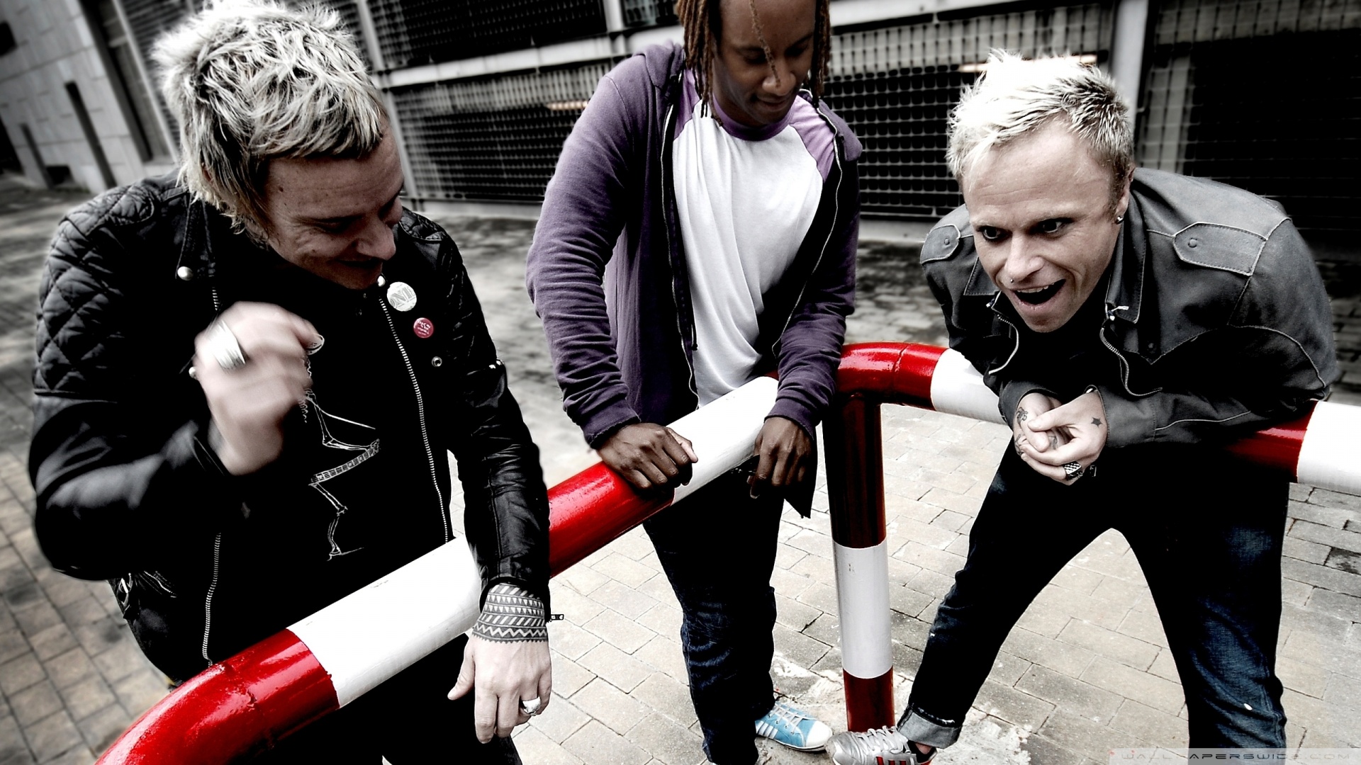 Enfin un clip pour le nouvel album de The prodigy .